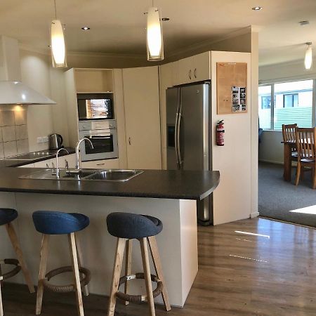 Views And Location Villa Twizel Exterior foto
