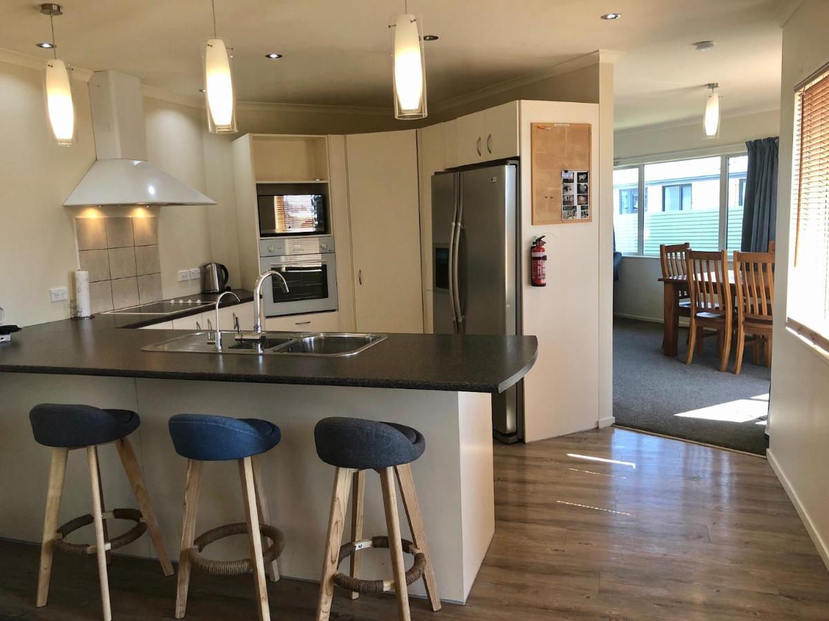 Views And Location Villa Twizel Exterior foto
